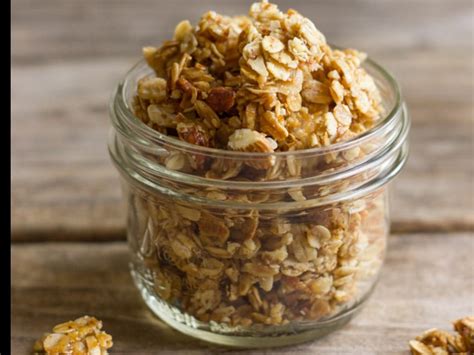 How many calories are in oats and honey granola - calories, carbs, nutrition